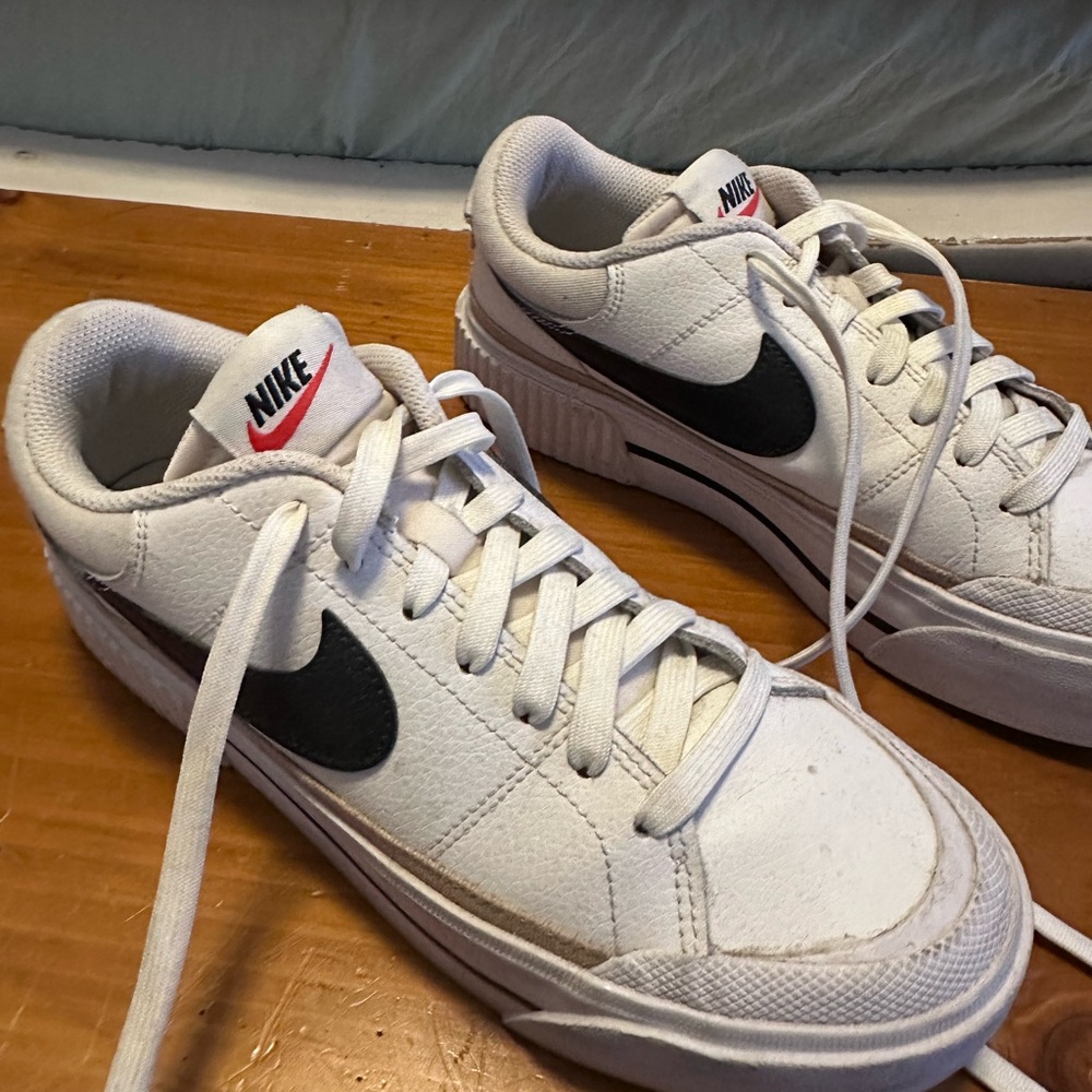 Nike Beige/Tan Sneaker Inner Tag Detail